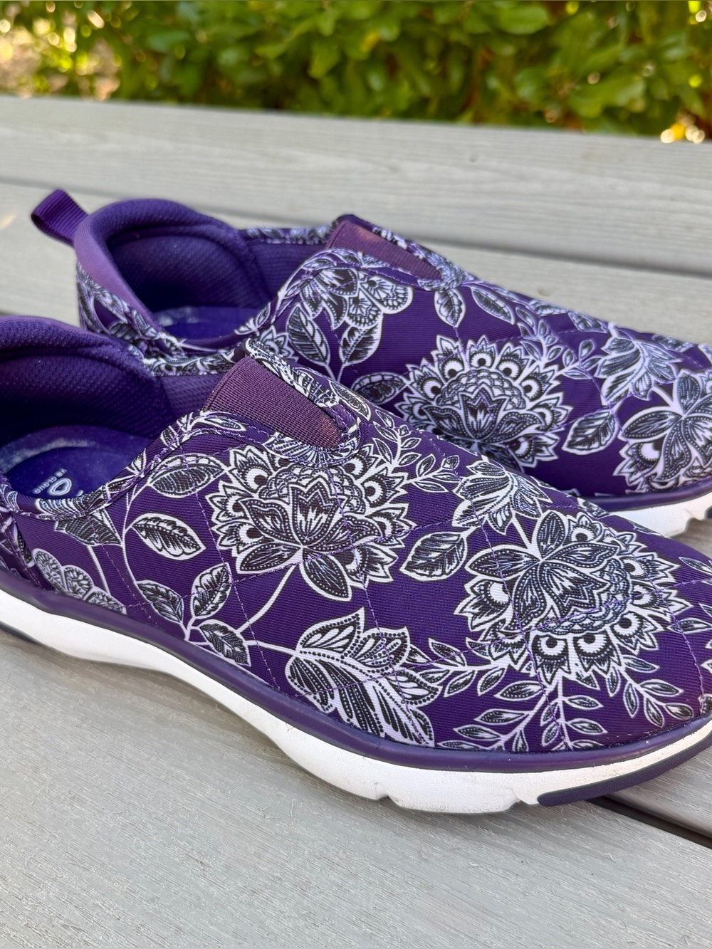 Vera Bradley Shoes Size 8 M